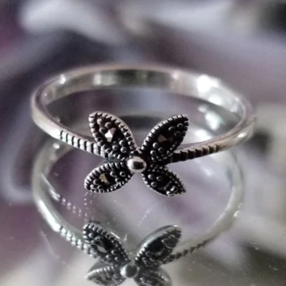 925 Sterling silver Dainty Flower Marcasite Size 7 - Picture 3 of 5